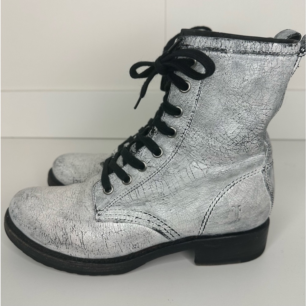 Frye Veronica Combat Boots Lace Up White Crackled Distressed Leather Size 6